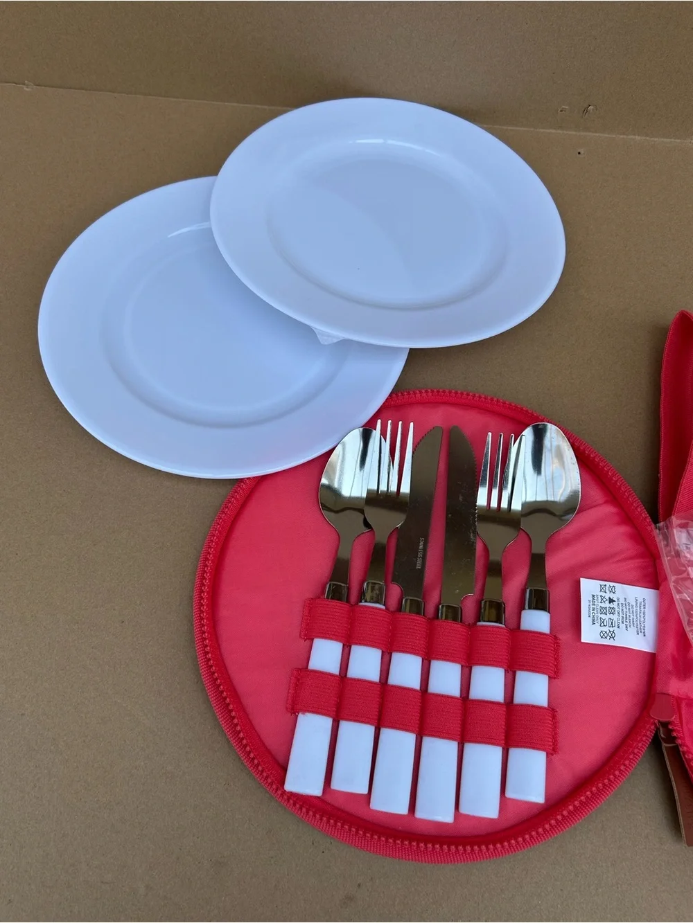 Sunnylife Picnic Set w/2 plates and utensils Orange 10” Hand Loop Zips